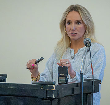 Nikki Dalton, United Fiber representative
